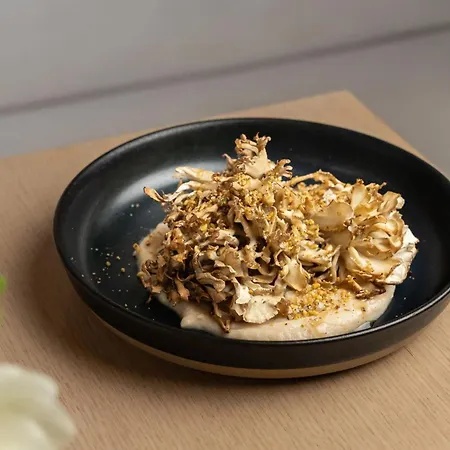 Отель The Edition